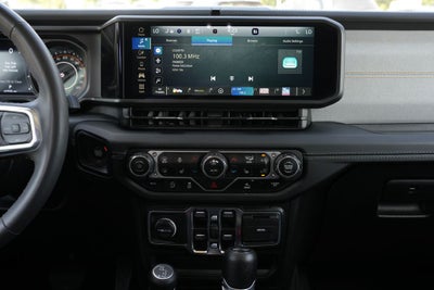 2024 Jeep Wrangler 4-Door Sahara 4x4