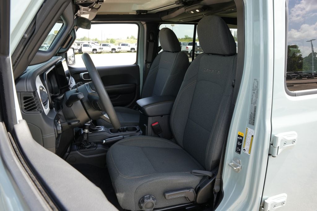 2024 Jeep Wrangler 4-Door Sahara 4x4