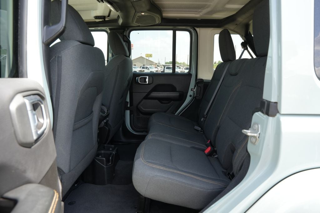 2024 Jeep Wrangler 4-Door Sahara 4x4