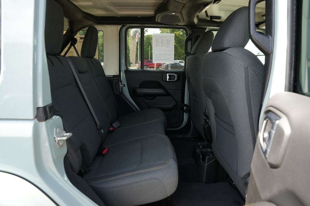 2024 Jeep Wrangler 4-Door Sahara 4x4