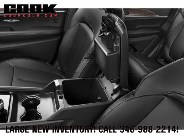 2027 Jeep Grand Cherokee GRAND CHEROKEE LAREDO 4X2