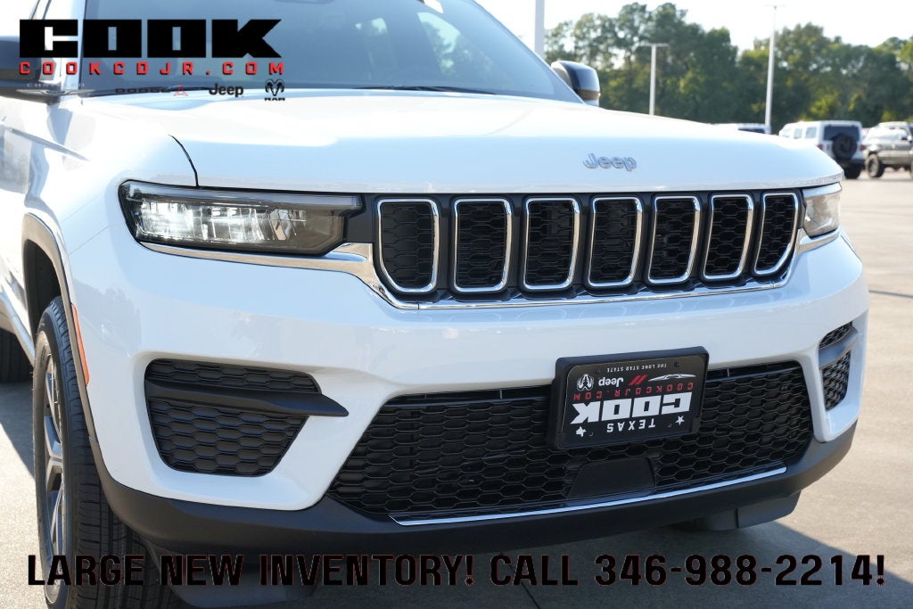 2027 Jeep Grand Cherokee GRAND CHEROKEE LAREDO 4X2
