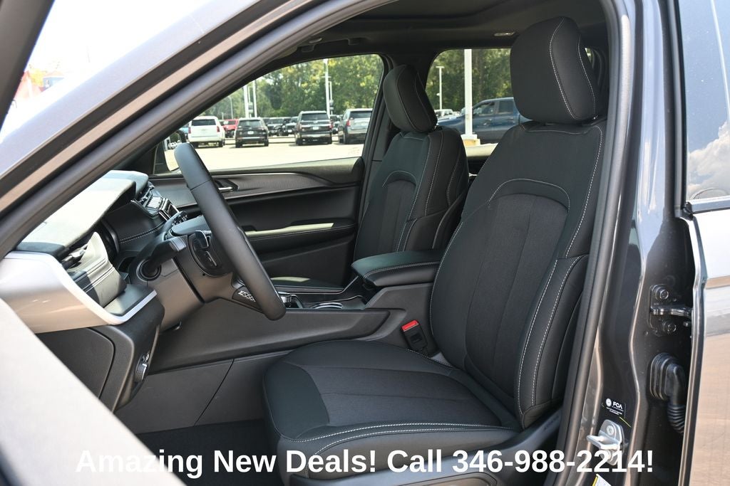 2026 Jeep Grand Cherokee GRAND CHEROKEE LAREDO X 4X2