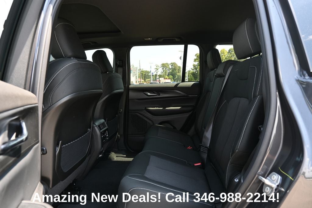 2026 Jeep Grand Cherokee GRAND CHEROKEE LAREDO X 4X2