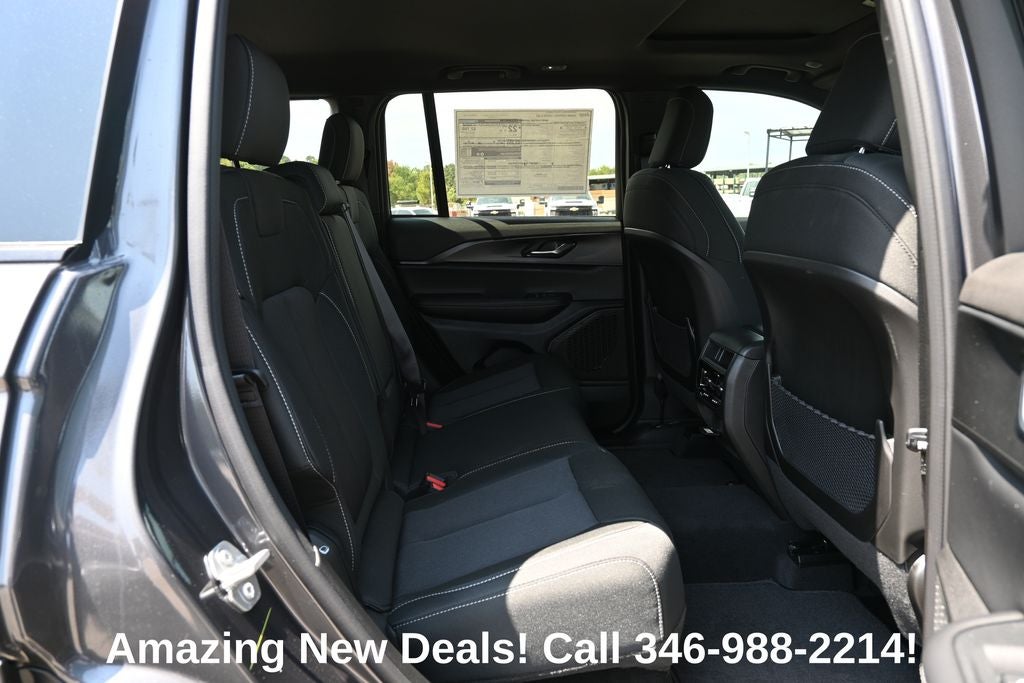 2026 Jeep Grand Cherokee GRAND CHEROKEE LAREDO X 4X2