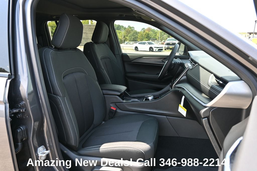 2026 Jeep Grand Cherokee GRAND CHEROKEE LAREDO X 4X2