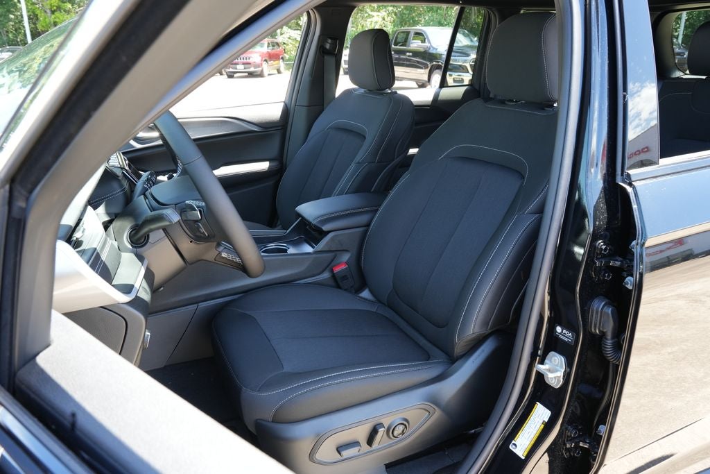 2026 Jeep Grand Cherokee GRAND CHEROKEE LAREDO X 4X2