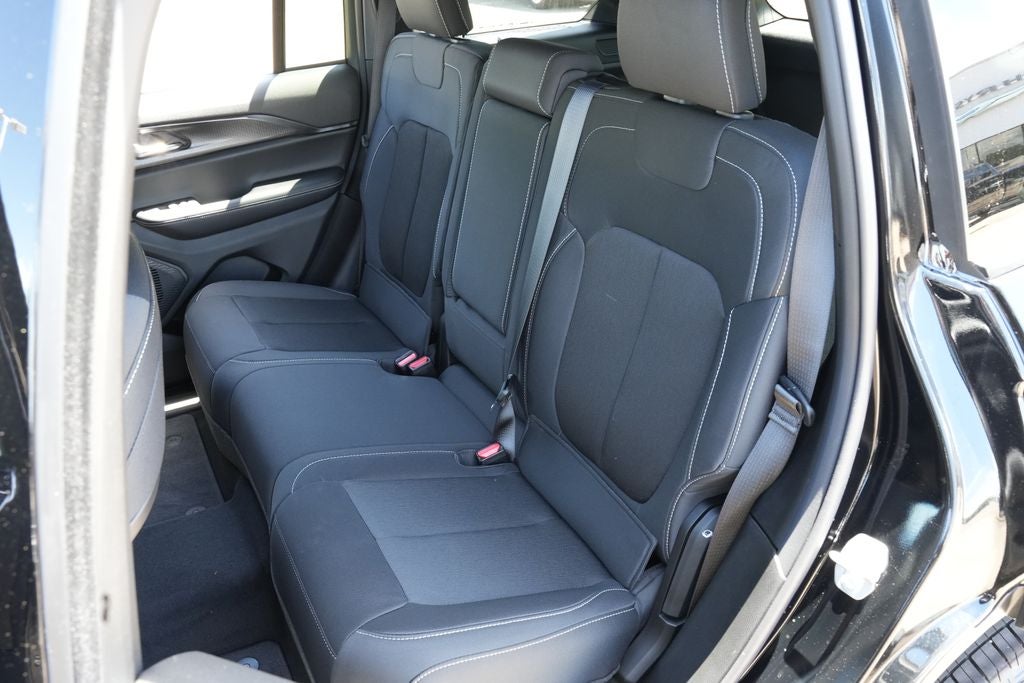 2026 Jeep Grand Cherokee GRAND CHEROKEE LAREDO X 4X2