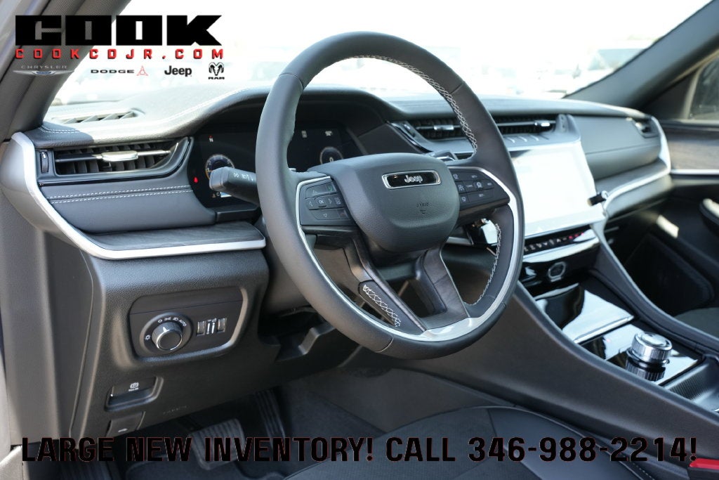 2027 Jeep Grand Cherokee GRAND CHEROKEE LAREDO ALTITUDE 4X2