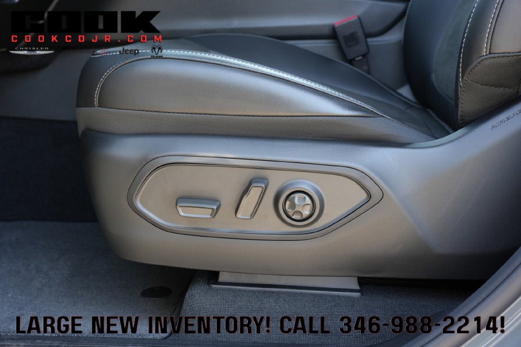2027 Jeep Grand Cherokee GRAND CHEROKEE LAREDO ALTITUDE 4X2