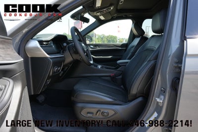 2027 Jeep Grand Cherokee GRAND CHEROKEE LAREDO ALTITUDE 4X2