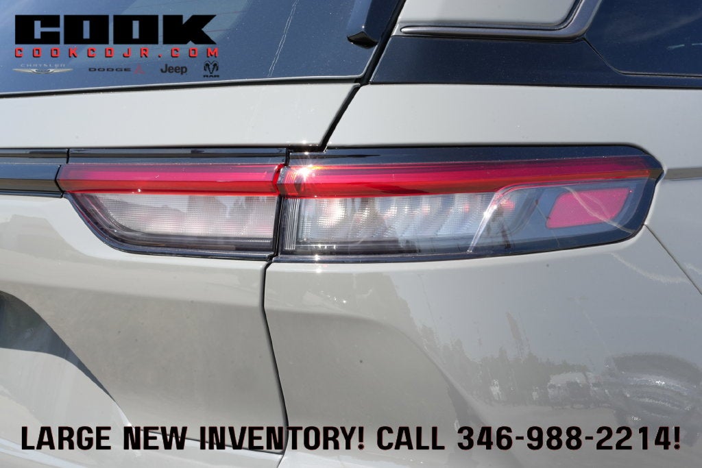 2027 Jeep Grand Cherokee GRAND CHEROKEE LAREDO ALTITUDE 4X2