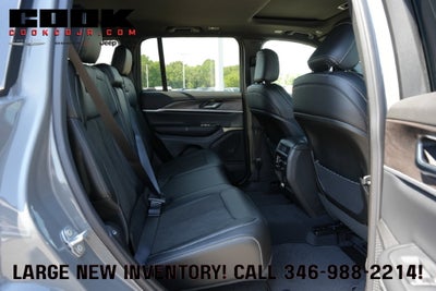 2027 Jeep Grand Cherokee GRAND CHEROKEE LAREDO ALTITUDE 4X2