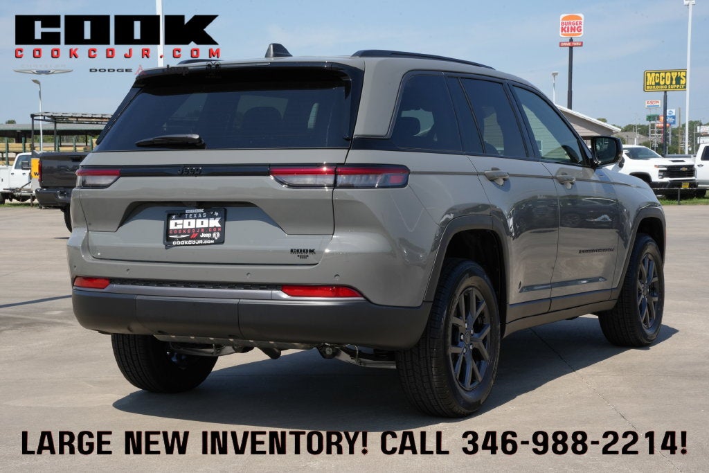 2027 Jeep Grand Cherokee GRAND CHEROKEE LAREDO ALTITUDE 4X2