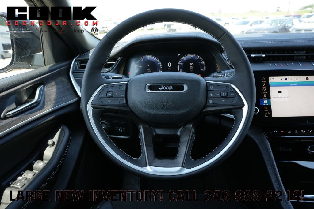 2027 Jeep Grand Cherokee GRAND CHEROKEE LAREDO ALTITUDE 4X2