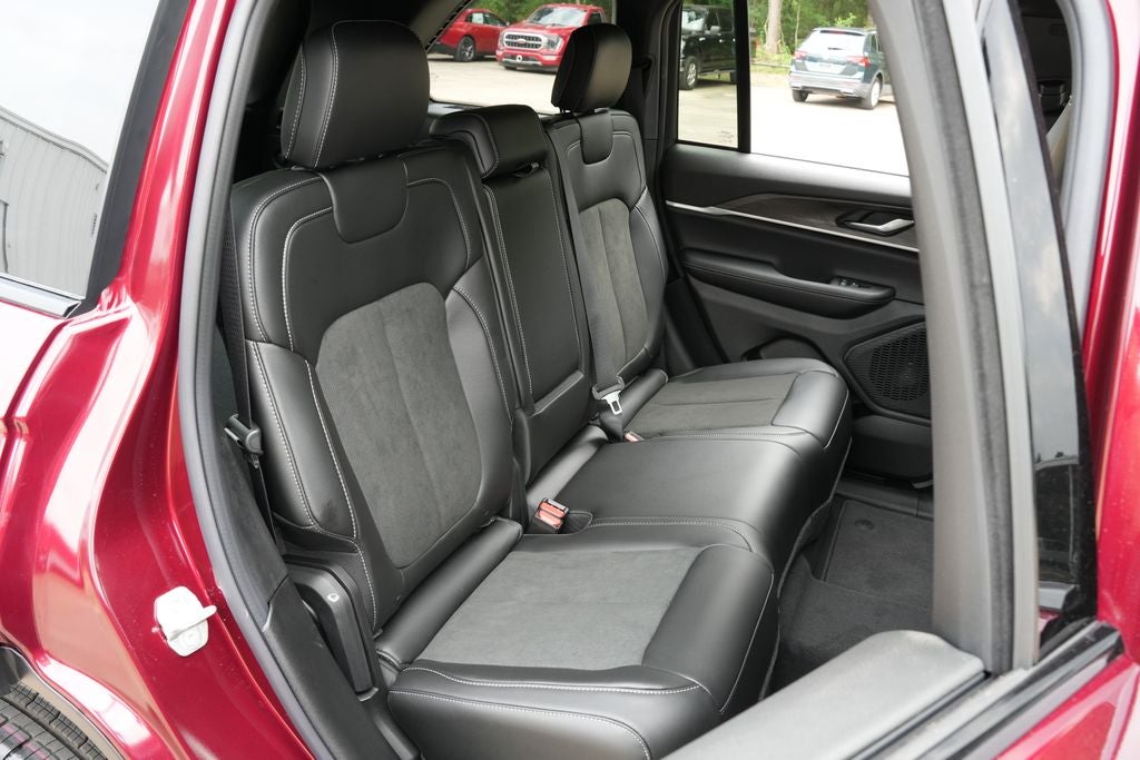 2026 Jeep Grand Cherokee GRAND CHEROKEE LAREDO ALTITUDE 4X2