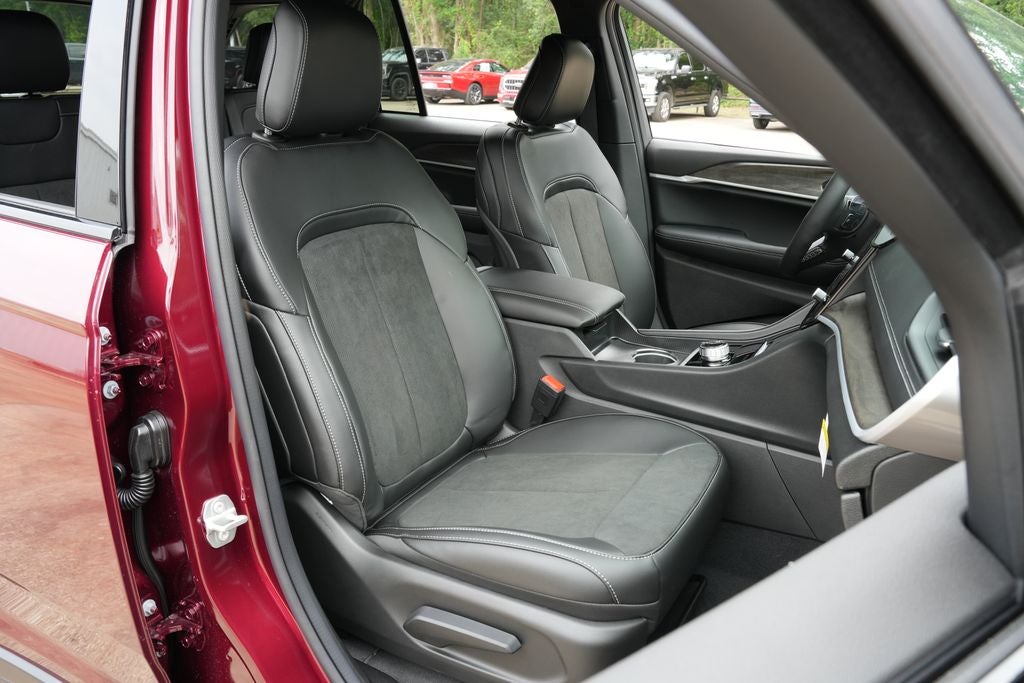 2026 Jeep Grand Cherokee GRAND CHEROKEE LAREDO ALTITUDE 4X2