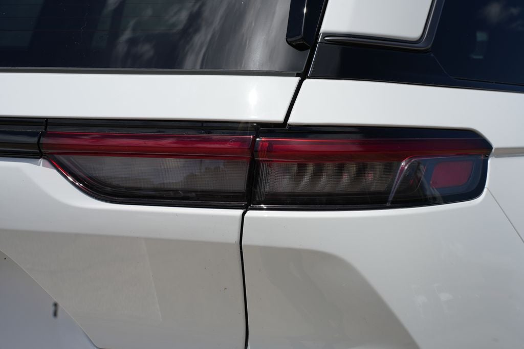 2026 Jeep Grand Cherokee GRAND CHEROKEE LAREDO ALTITUDE 4X2