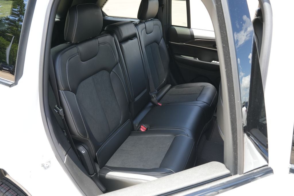 2026 Jeep Grand Cherokee GRAND CHEROKEE LAREDO ALTITUDE 4X2