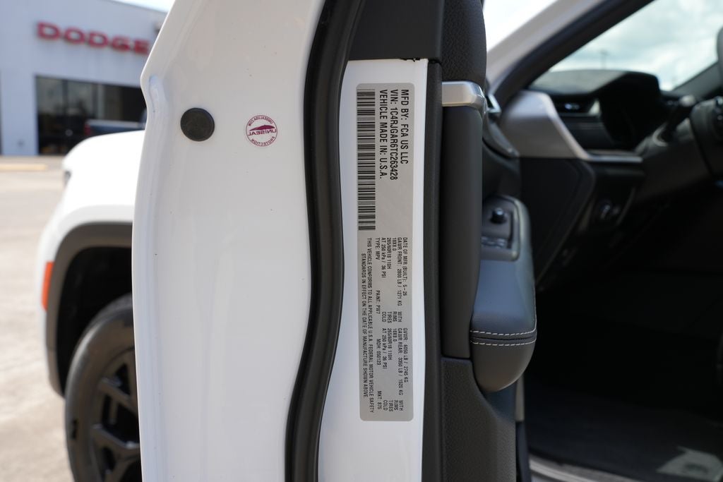 2026 Jeep Grand Cherokee GRAND CHEROKEE LAREDO ALTITUDE 4X2