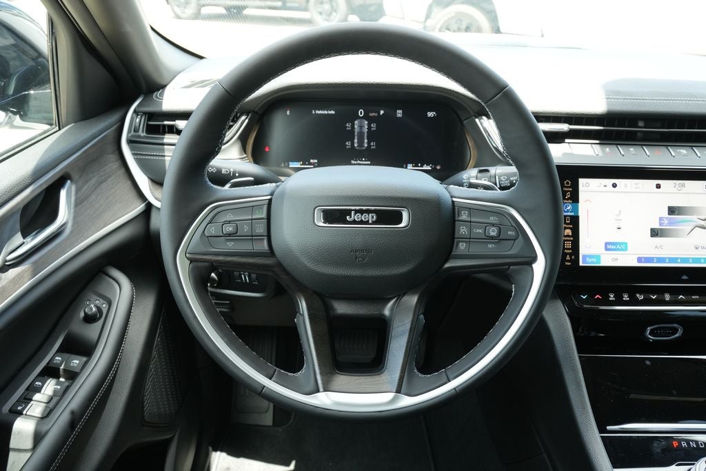 2026 Jeep Grand Cherokee GRAND CHEROKEE LAREDO ALTITUDE 4X2