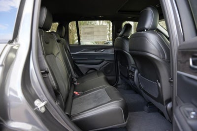 2026 Jeep Grand Cherokee GRAND CHEROKEE LAREDO ALTITUDE 4X2
