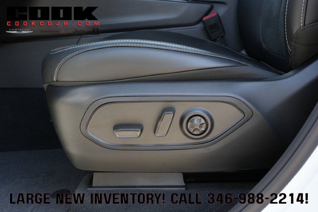 2027 Jeep Grand Cherokee GRAND CHEROKEE LAREDO ALTITUDE 4X2