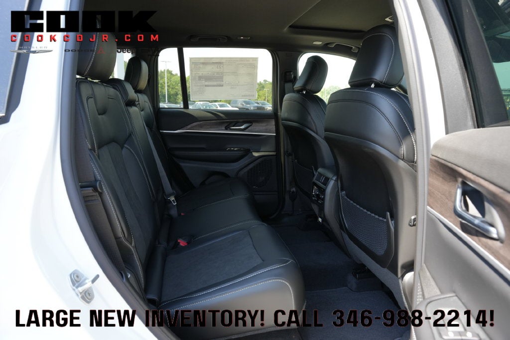 2027 Jeep Grand Cherokee GRAND CHEROKEE LAREDO ALTITUDE 4X2