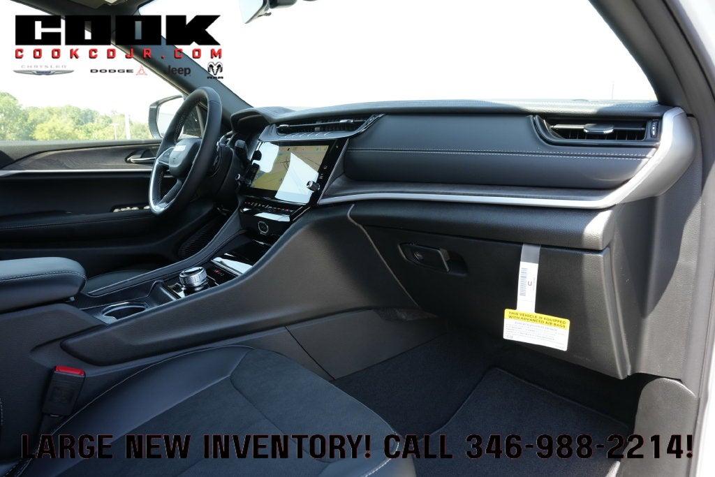 2027 Jeep Grand Cherokee GRAND CHEROKEE LAREDO ALTITUDE 4X2