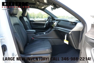 2027 Jeep Grand Cherokee GRAND CHEROKEE LAREDO ALTITUDE 4X2