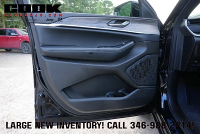 2027 Jeep Grand Cherokee GRAND CHEROKEE LAREDO ALTITUDE 4X2