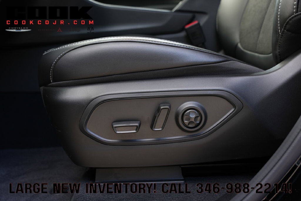 2027 Jeep Grand Cherokee GRAND CHEROKEE LAREDO ALTITUDE 4X2