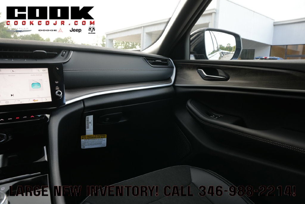 2027 Jeep Grand Cherokee GRAND CHEROKEE LAREDO ALTITUDE 4X2