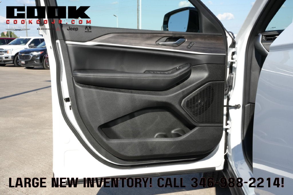 2027 Jeep Grand Cherokee GRAND CHEROKEE LIMITED 4X2