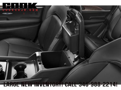 2027 Jeep Grand Cherokee GRAND CHEROKEE LAREDO X 4X4
