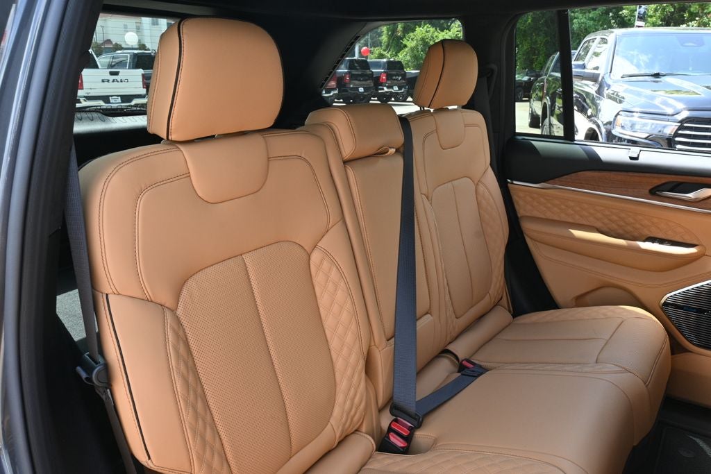 2026 Jeep Grand Cherokee GRAND CHEROKEE SUMMIT 4X4