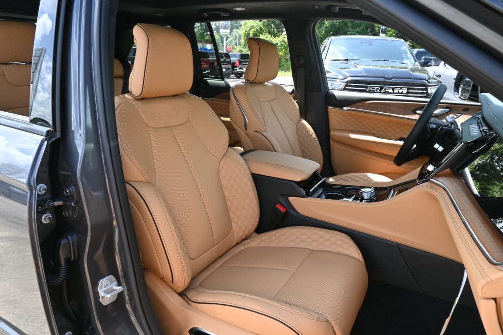 2026 Jeep Grand Cherokee GRAND CHEROKEE SUMMIT 4X4