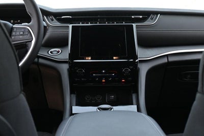 2026 Jeep Grand Cherokee GRAND CHEROKEE L LAREDO 4X2