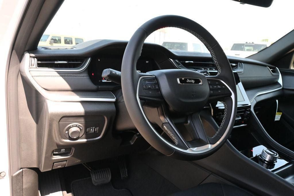 2026 Jeep Grand Cherokee GRAND CHEROKEE L LAREDO 4X2