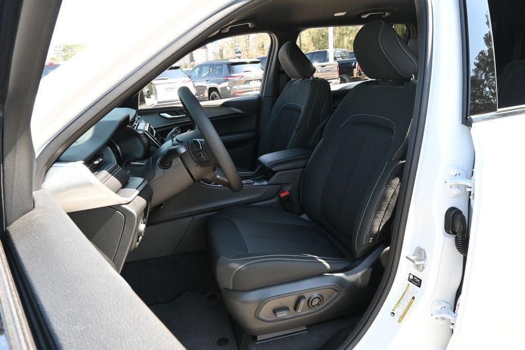 2026 Jeep Grand Cherokee GRAND CHEROKEE L LAREDO 4X2