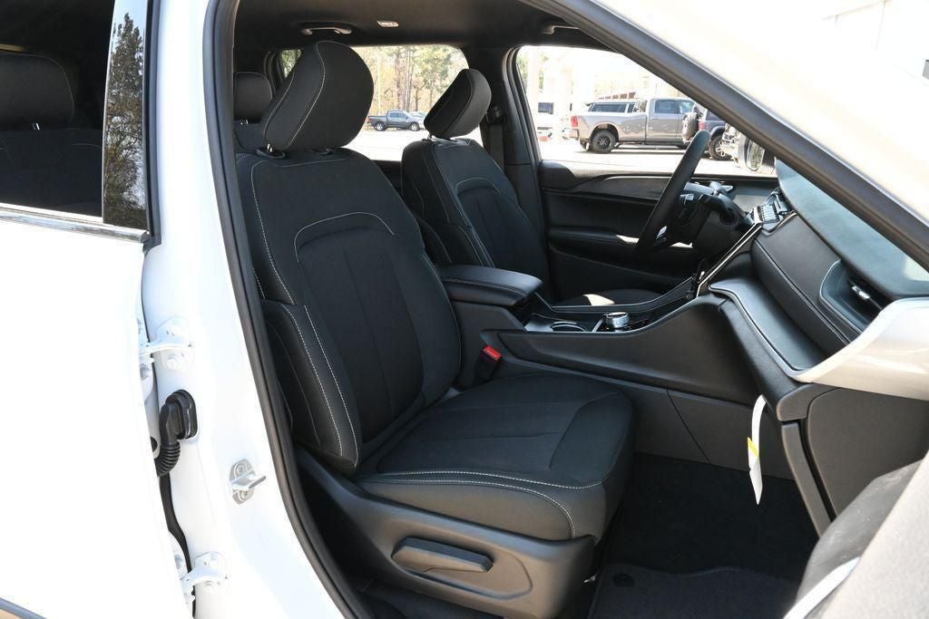 2026 Jeep Grand Cherokee GRAND CHEROKEE L LAREDO 4X2