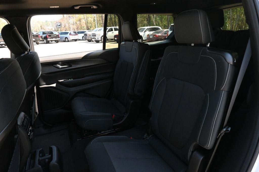2026 Jeep Grand Cherokee GRAND CHEROKEE L LAREDO X 4X2