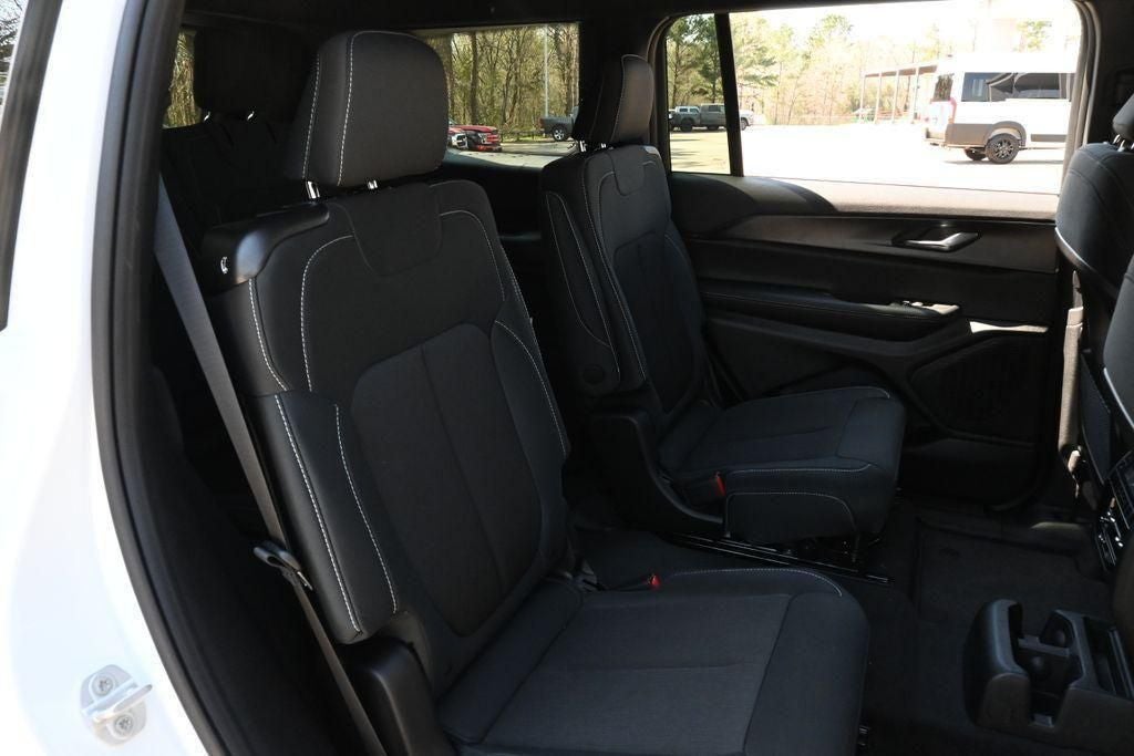 2026 Jeep Grand Cherokee GRAND CHEROKEE L LAREDO X 4X2