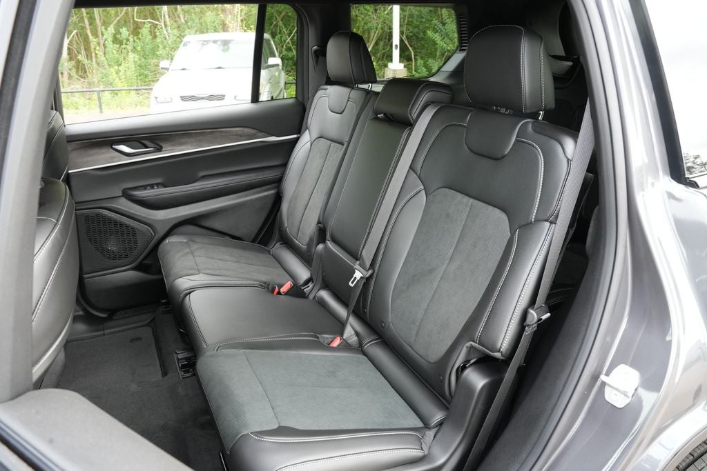 2026 Jeep Grand Cherokee GRAND CHEROKEE L LAREDO ALTITUDE 4X2
