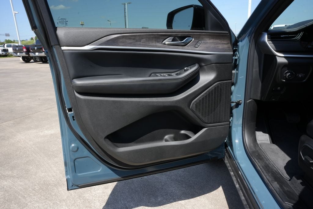 2026 Jeep Grand Cherokee GRAND CHEROKEE L LIMITED 4X2