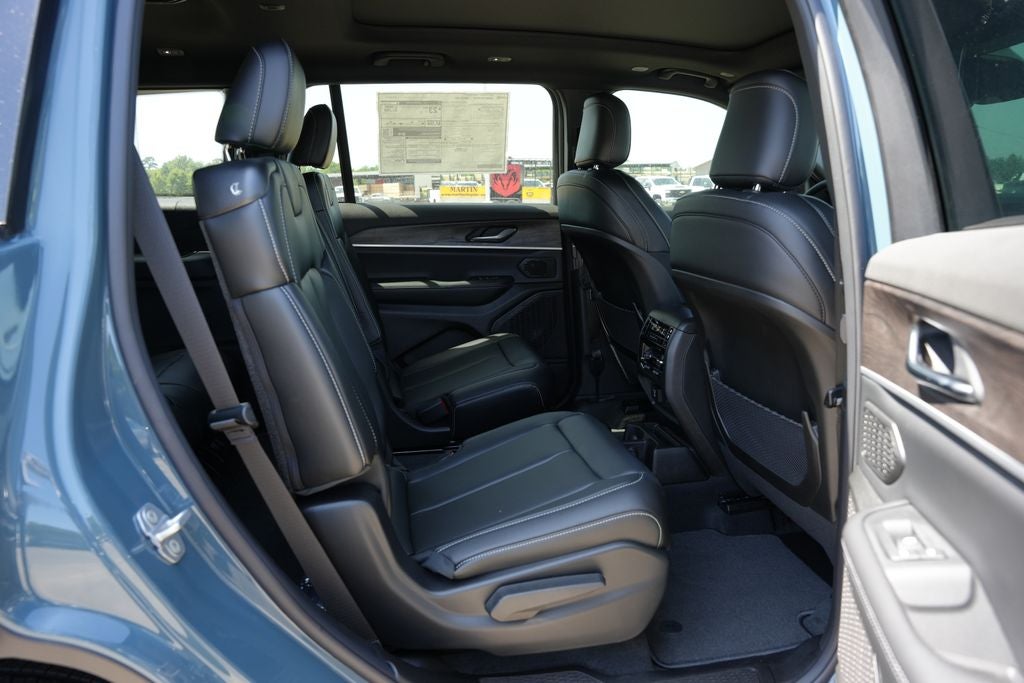 2026 Jeep Grand Cherokee GRAND CHEROKEE L LIMITED 4X2