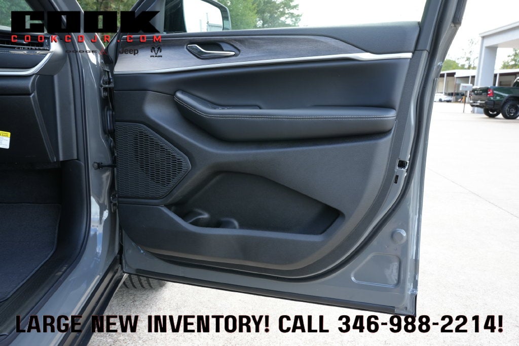 2027 Jeep Grand Cherokee L GRAND CHEROKEE L LIMITED 4X2