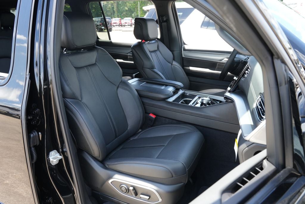 2026 Jeep Grand Wagoneer L GRAND WAGONEER L LIMITED ALTITUDE 4X4