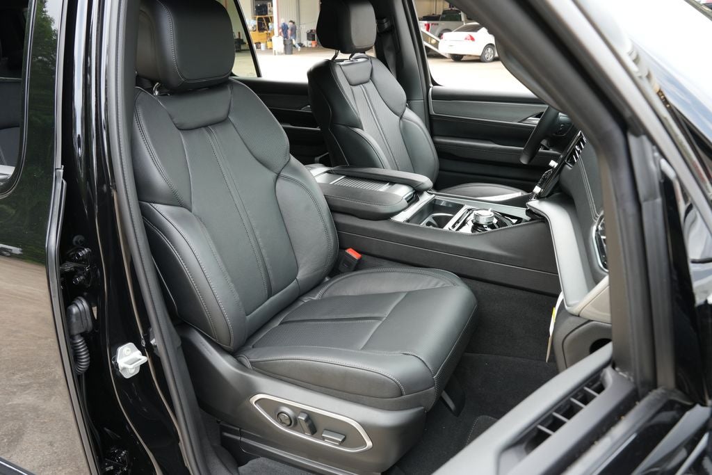 2026 Jeep Grand Wagoneer L GRAND WAGONEER L LIMITED ALTITUDE 4X4