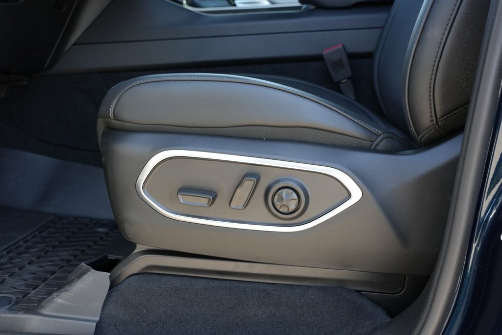 2026 Jeep Grand Wagoneer GRAND WAGONEER UPLAND 4X4